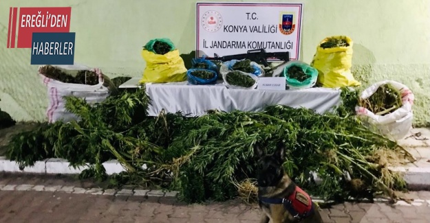 Konya’da saman yığınlarının arasında 23 kilo uyuşturucu ele geçirildi