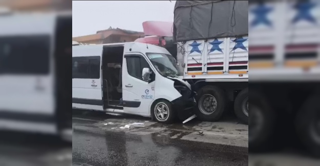 Ereğli'de öğrenci servisi kaza yaptı